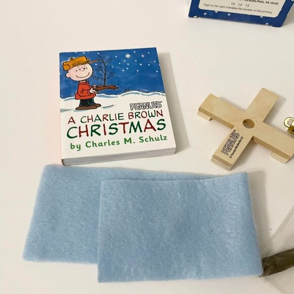 Peanuts A Book And Tree Kit 50 Years Holiday Ornament Miniature Tree - Picture 11 of 16